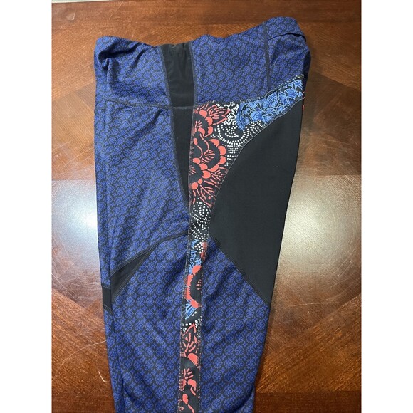Athleta Navy-print Capri Leggings, Size Large - Picture 2 of 3
